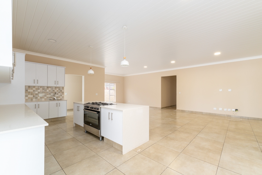 4 Bedroom Property for Sale in Menkenkop Western Cape